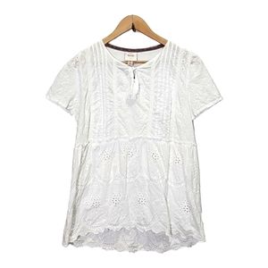 Knox Rose white eyelet top size M